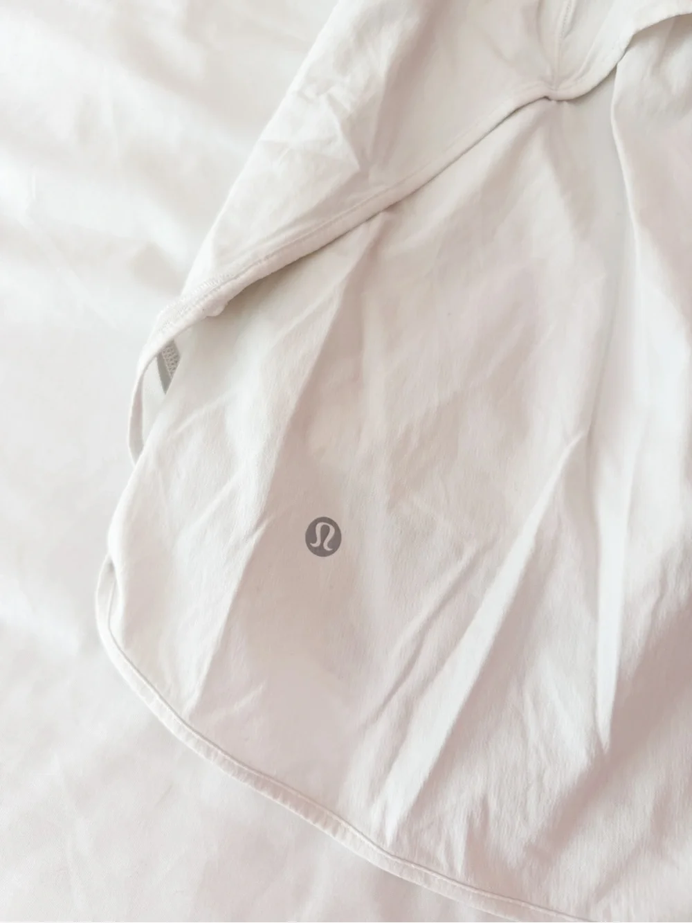 Lululemon White Hotty Hot High-Rise Skirt Size 6